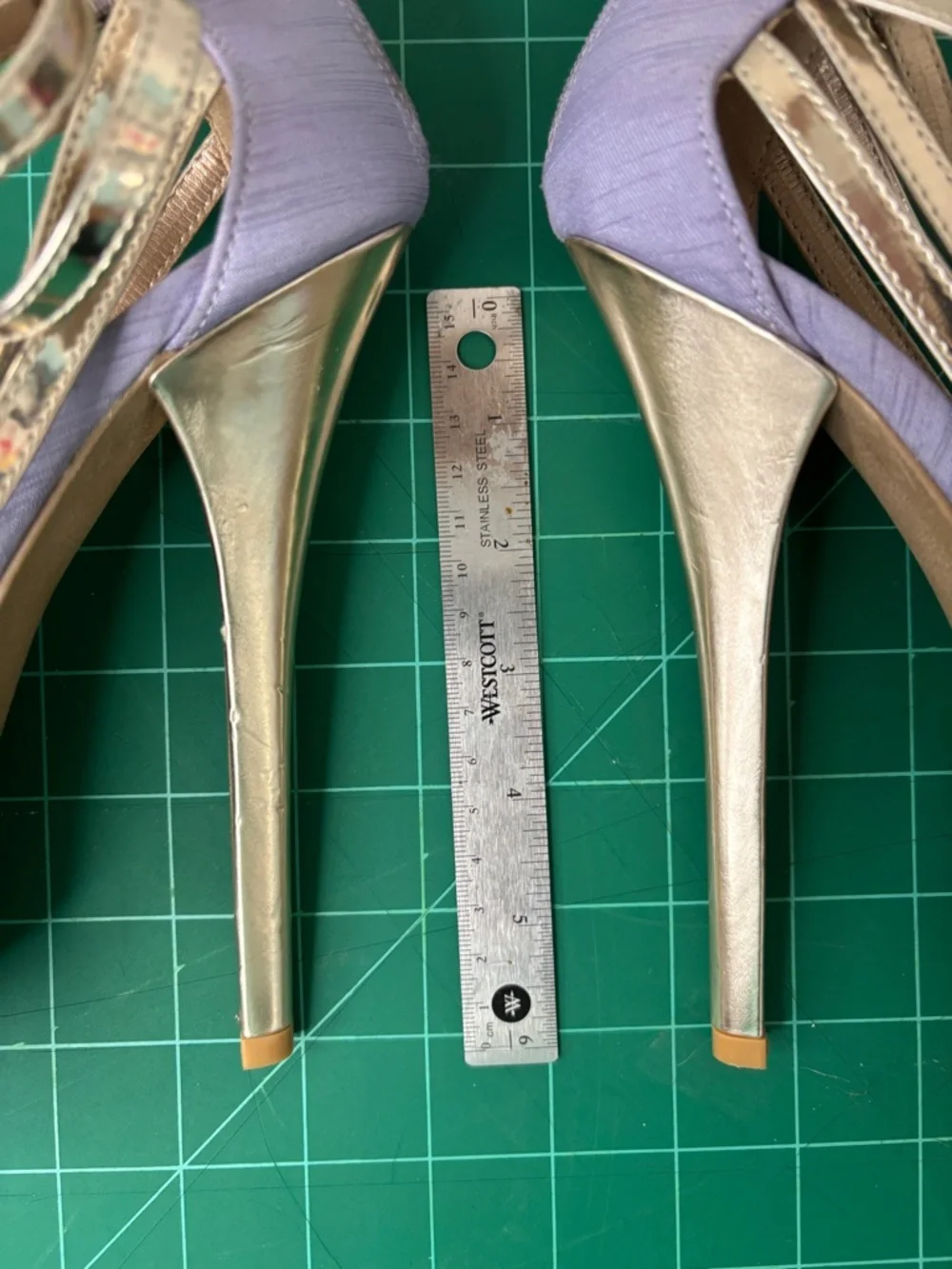 Qupid sz 7 Lavender Platform Heels Gold Accent Stilettos Peep Toe Back Zipper - Picture 3 of 9